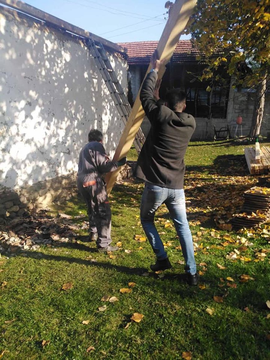 Заједница ветерана Србије помаже саборцу Жарку Николићу: Подигнути рогови на крову новог дома