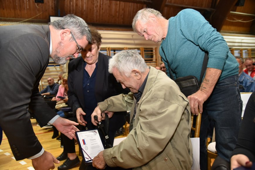 Министар Старовић свечано уручио Борачке споменице у Шапцу