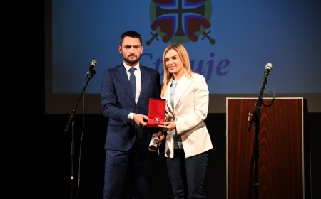 Свечана академија Заједнице ветерана Србије у препуној сали Културног центра Чукарица