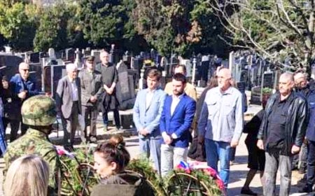 ДЕЛЕГАЦИЈА ЗАЈЕДНИЦЕ ВЕТЕРАНА СРБИЈЕ ОДАЛА ПОЧАСТ ЖРТВАМА 6. АПРИЛА