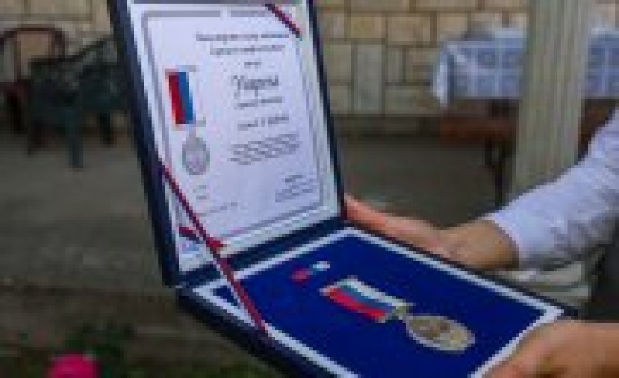 Ђурђевић Стаменковски уручила Борачку споменицу породици погинулог борца Славише Ђорђевића